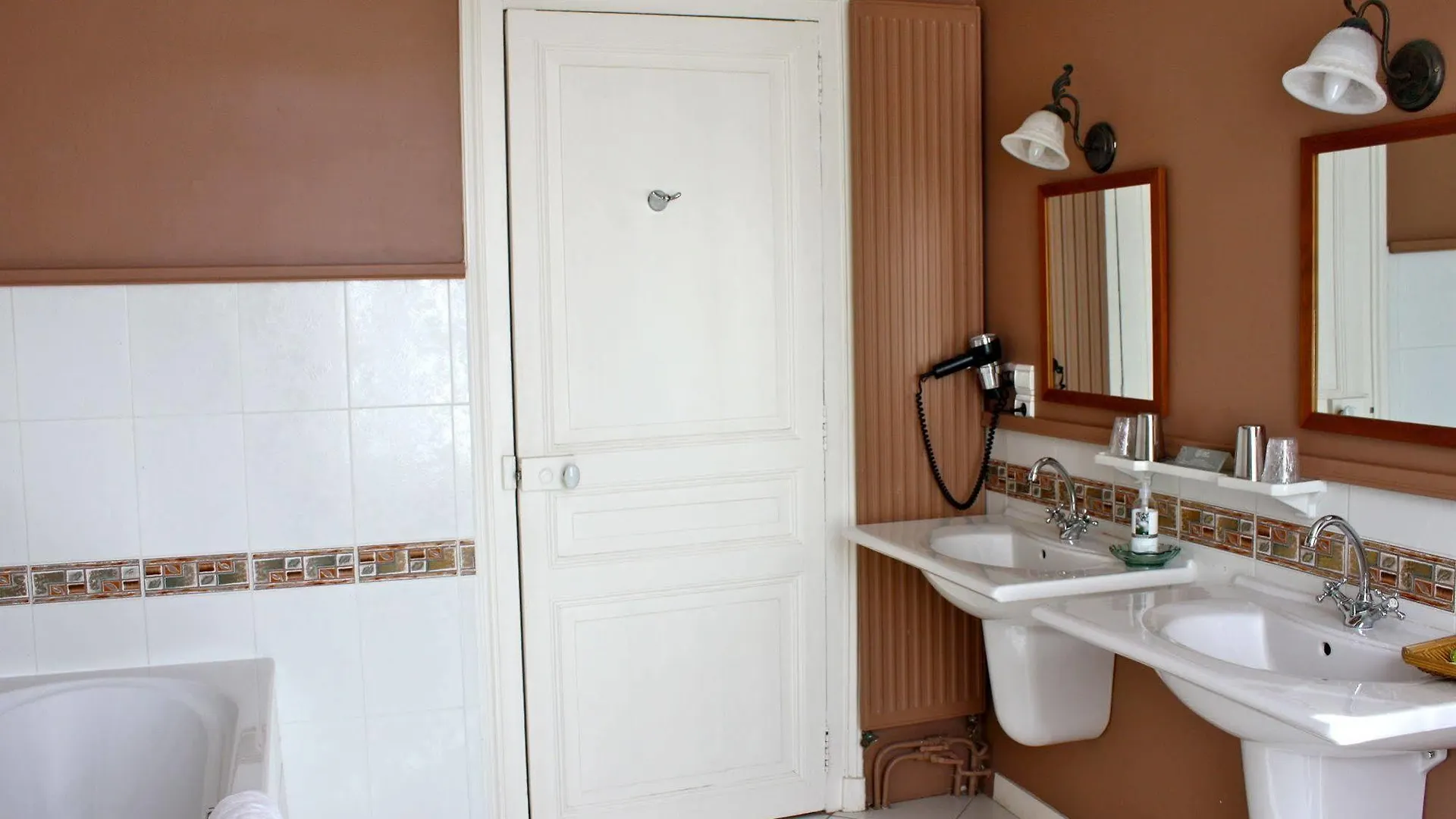 ***  Domaine De Bodeuc Hotel Nivillac France